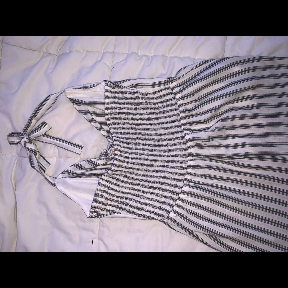 BACKLESS ROMPER - Picture 3 of 4